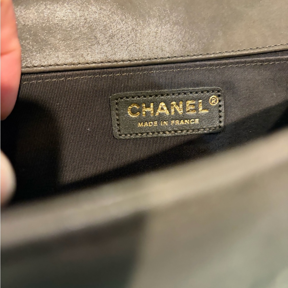 Chanel Boy Flap Bag Old Medium CLASSIC Chanel Quilted Tweed! Hard to Find Colors - Picture 16 of 17